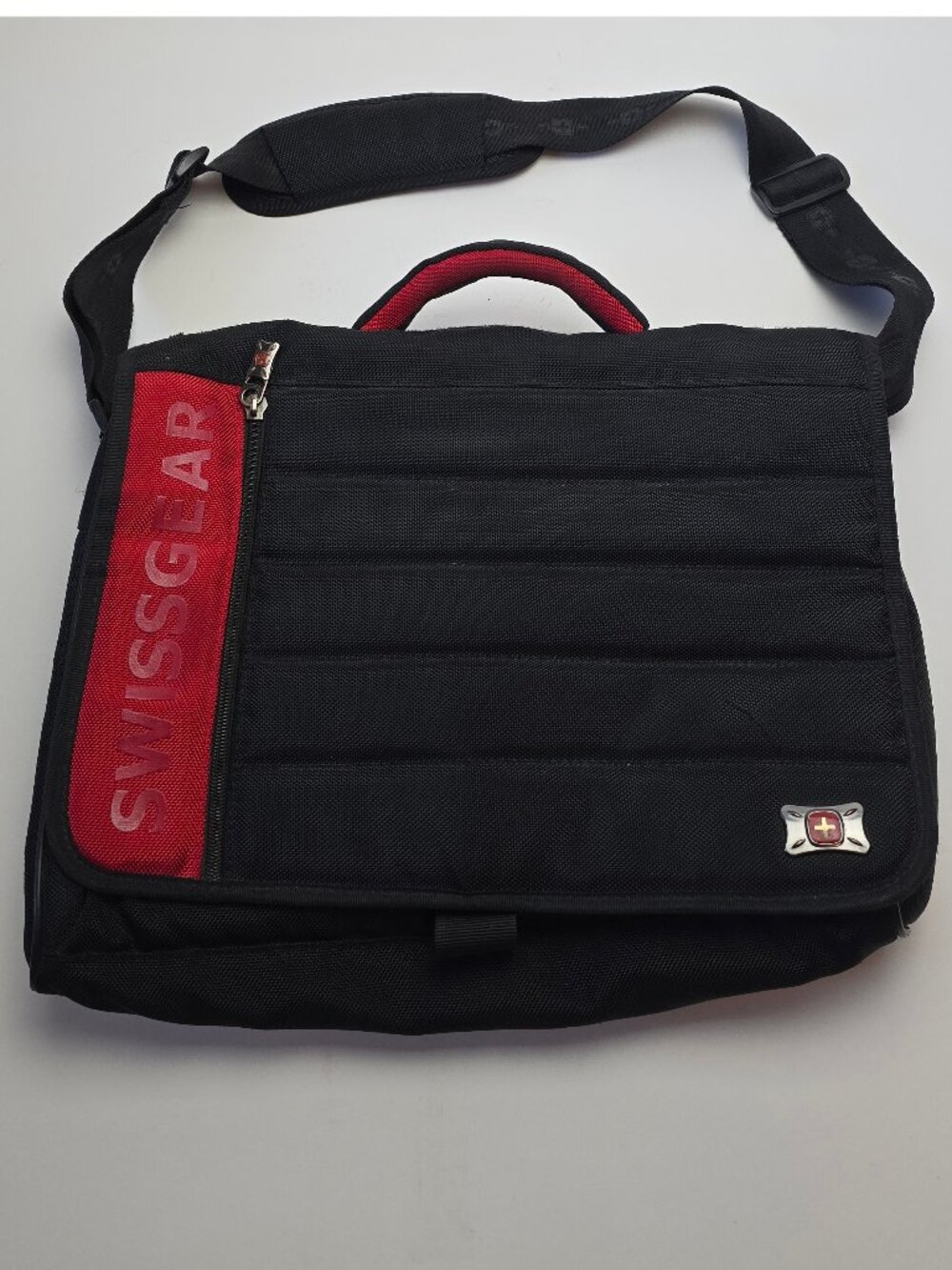 SwissGear Wenger Anthem 17" Laptop Messenger Bag